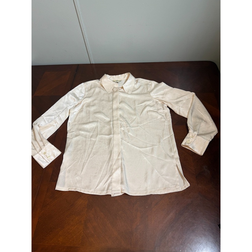 Vtg TravelSmith Satin Blouse Women S Ivory‎ Off White Long Sleeve Minimalist Top
